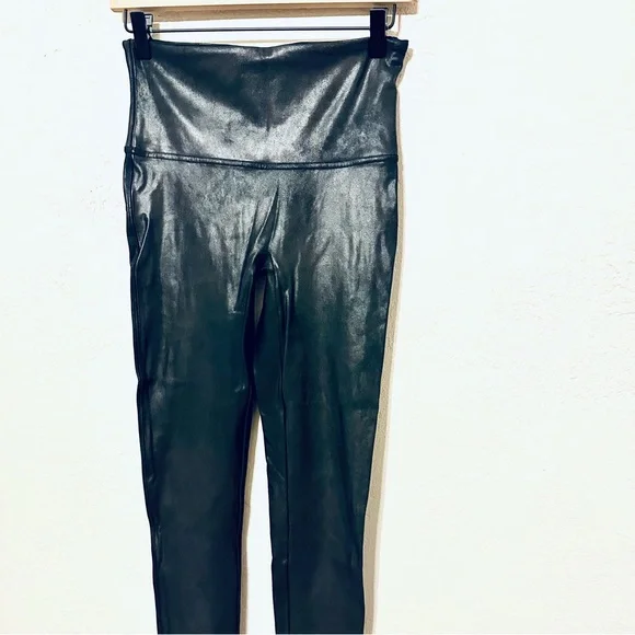 SPANX Faux Leather  Shiny Black Leggings size L EUC - Picture 2 of 6